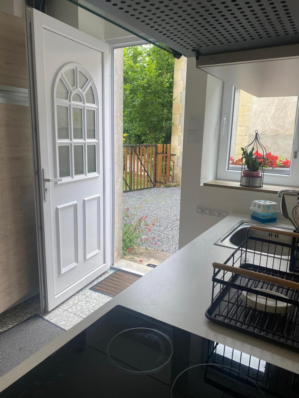 Petite Maison Dans Le Morvan Luzy Luaran gambar